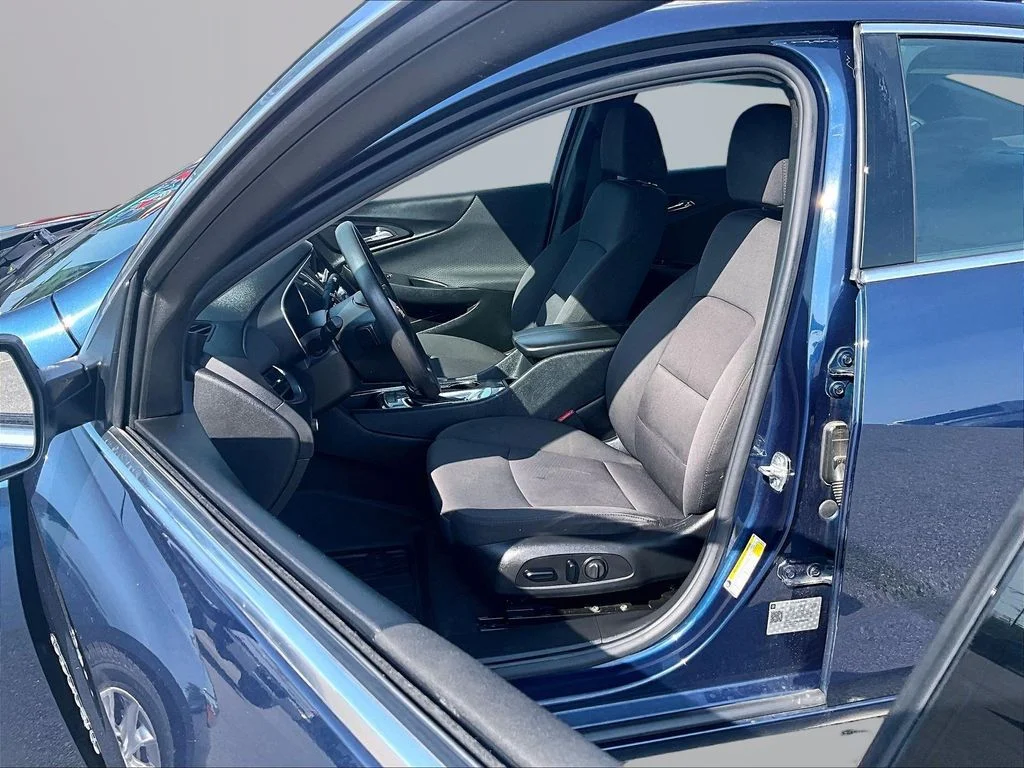 Used 2020 Blue Chevrolet LT image 25