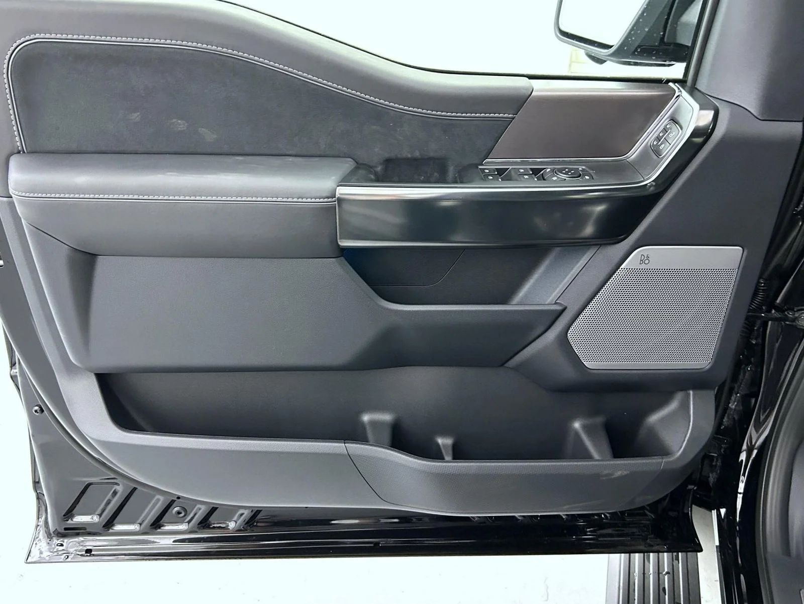 New 2026 Black Ford Platinum image 10
