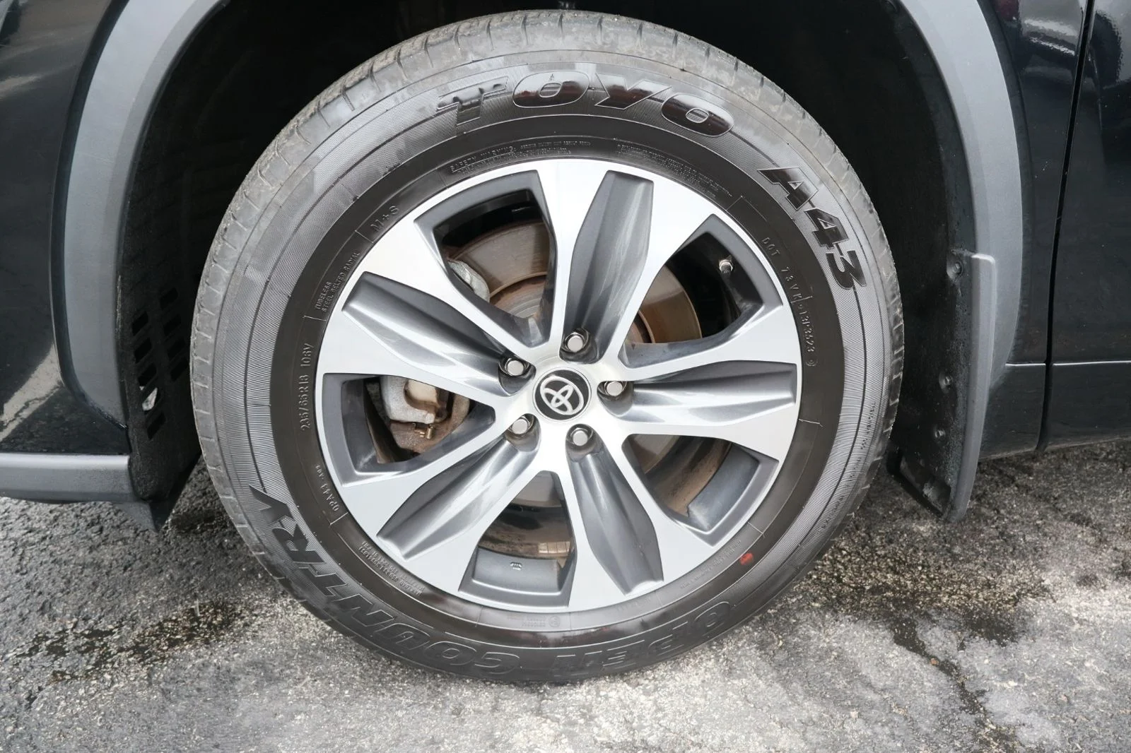 Used 2023 Midnight Black Metallic Toyota XLE image 3