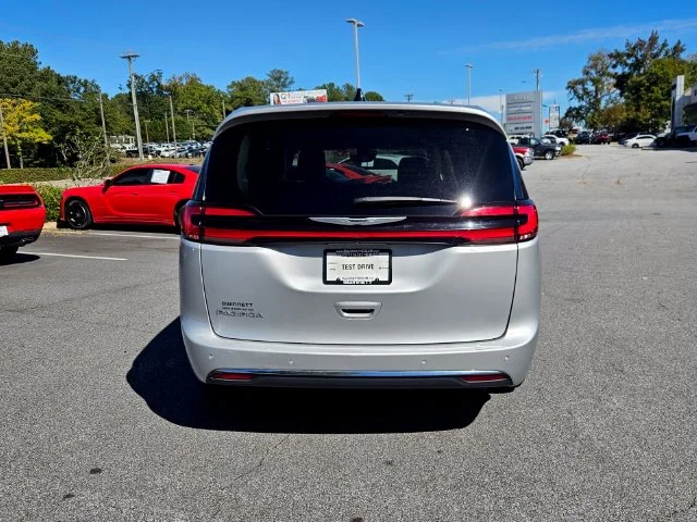 Used 2024 Silver Chrysler Touring L image 7