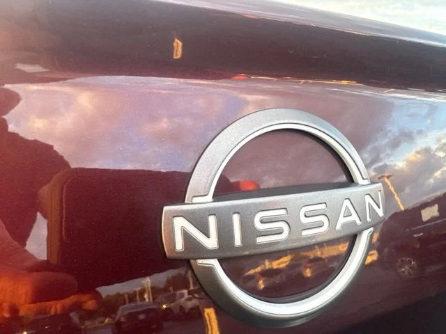 Used 2025 Red Nissan 2.5 SV image 13