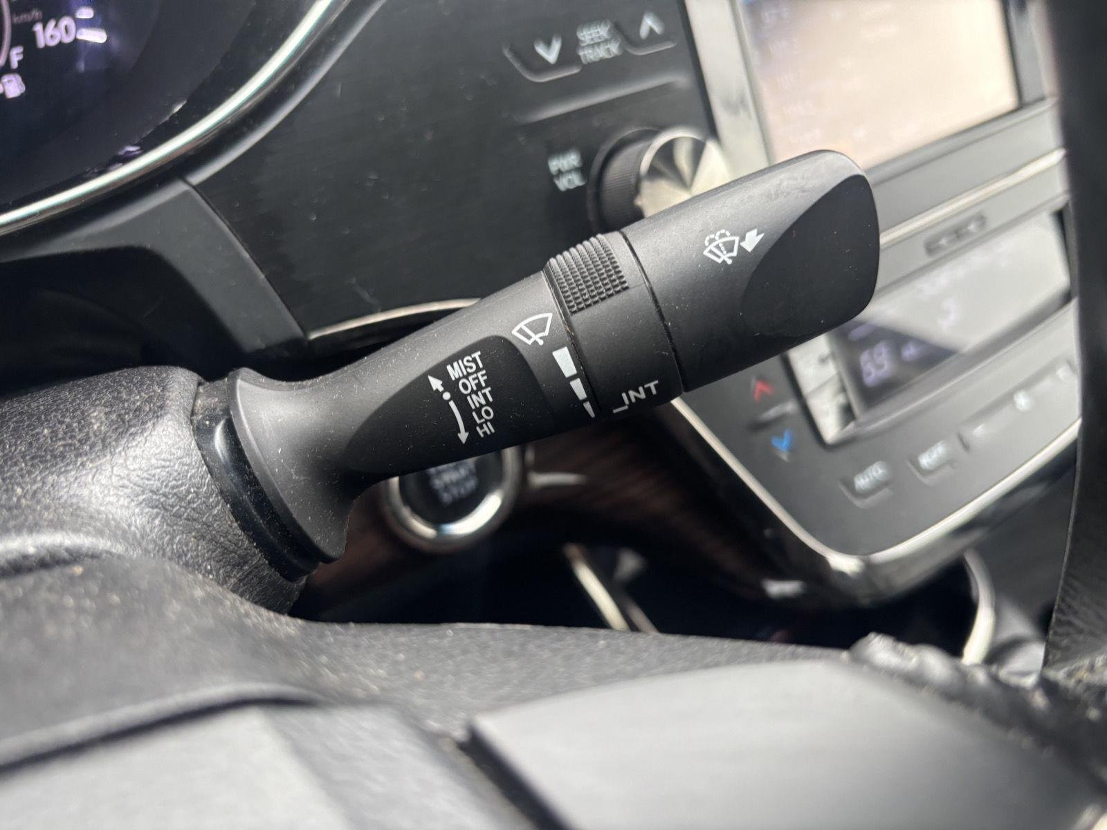 Used 2014  TOYOTA  image 13