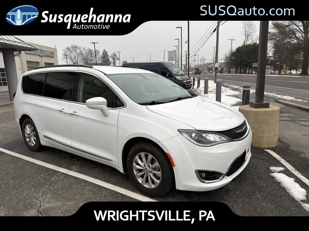 2017 Chrysler Pacifica Touring-L