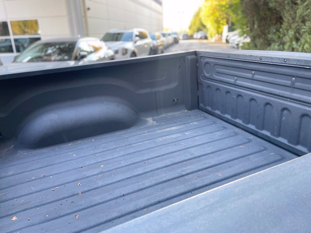 Used 2015 Black Forest Green Pearlcoat Ram Laramie image 24