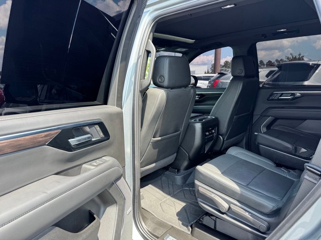 Used 2025 Gray Chevrolet Z71 image 36