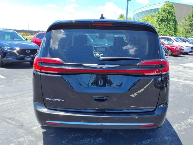 Used 2023 Black Chrysler Touring L image 22