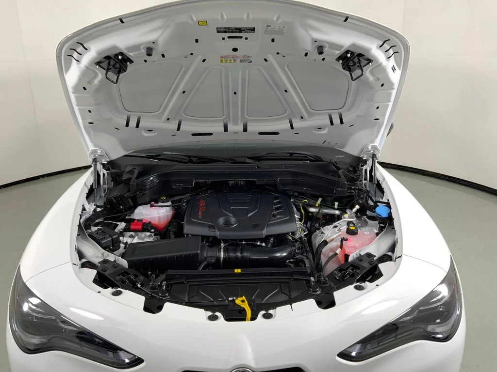 New 2025 Milano White Exterior Paint Alfa Romeo Ti image 7
