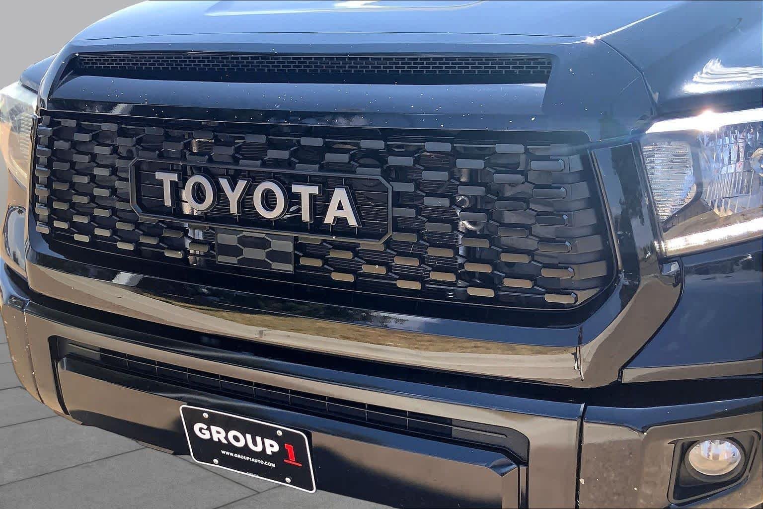 Used 2021 Midnight Black Metallic Toyota SR5 image 30