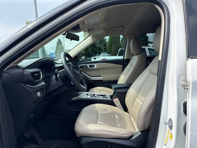 Used 2022 Star White Metallic Tri-Coat Ford XLT image 10