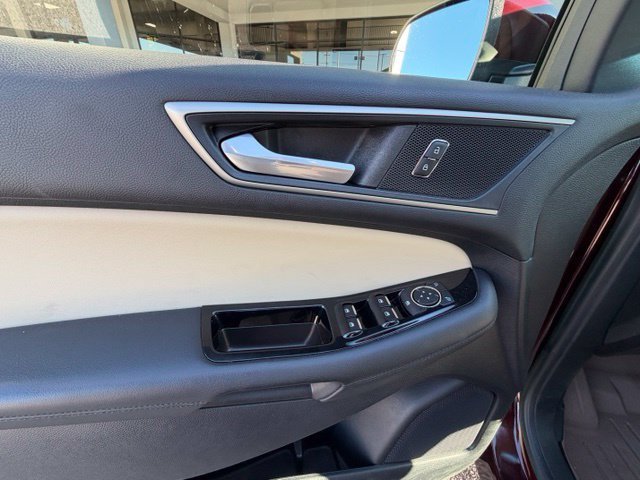 Used 2019 Red Ford SEL image 7