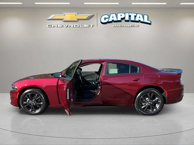 Used 2023 Red Dodge SXT AWD image 9