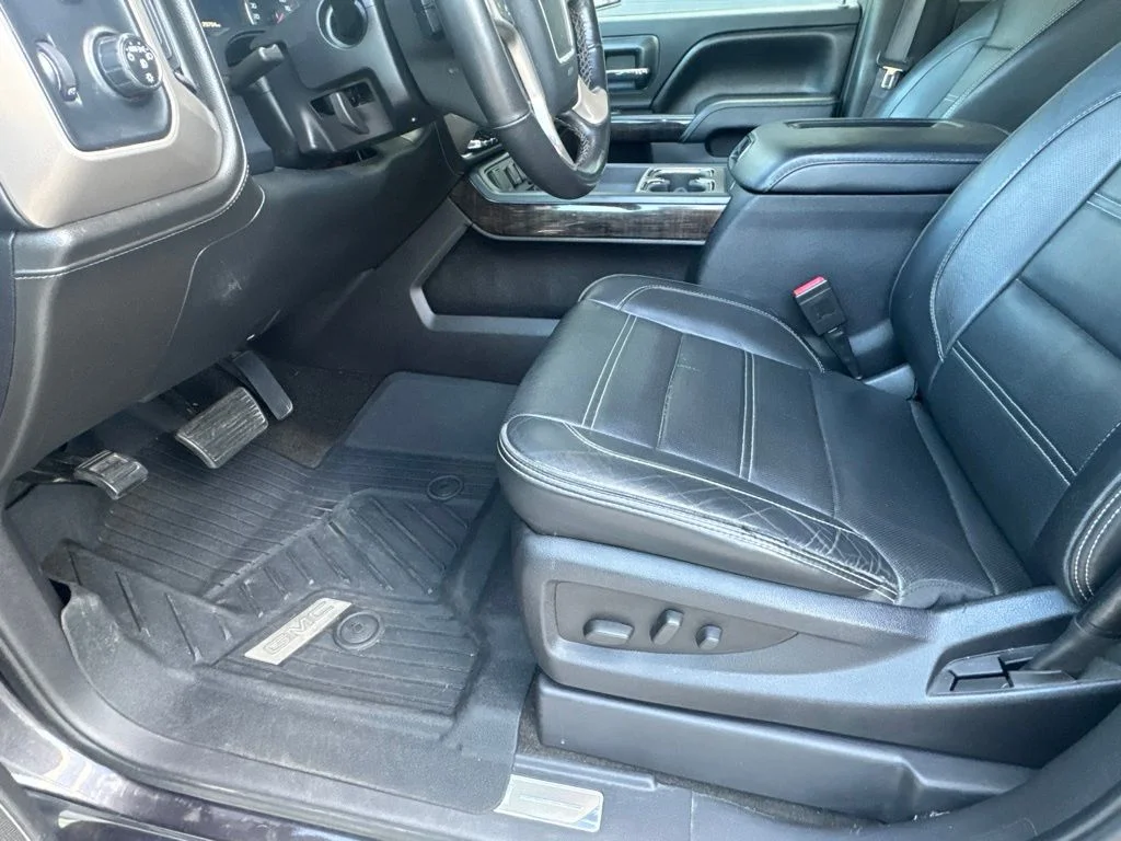 Used 2016 Silver GMC Denali image 11