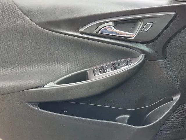 Used 2023 Gray Chevrolet LT image 27
