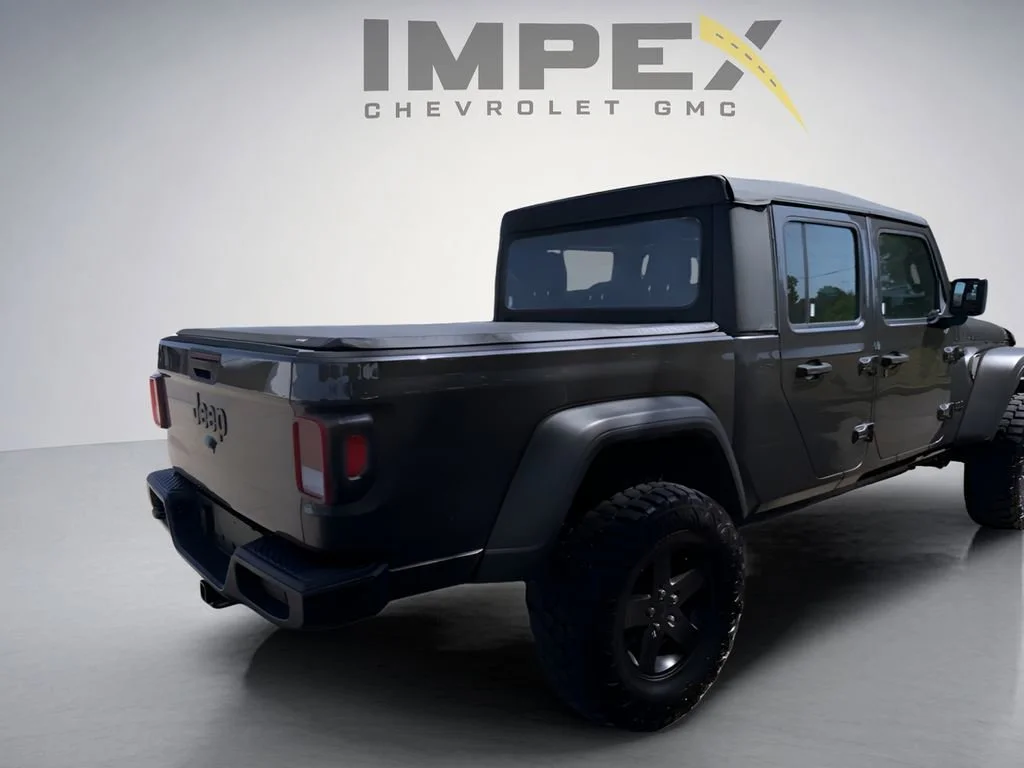 Used 2020  Jeep Sport image 5