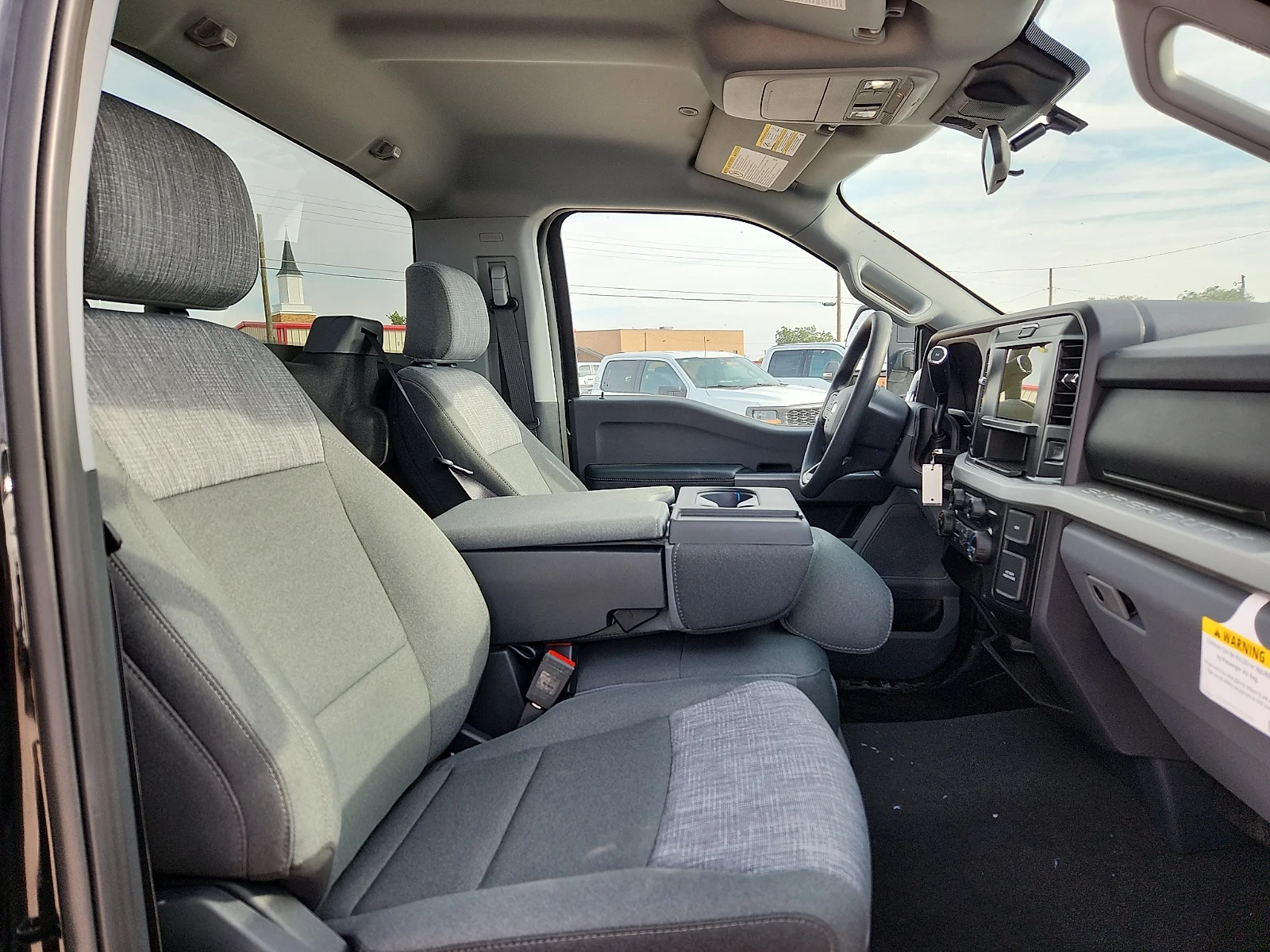 New 2027 Agate Black Metallic Ford XLT image 18