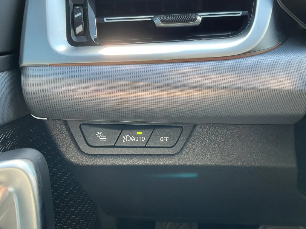 Used 2025 Green BMW xDrive28i image 31