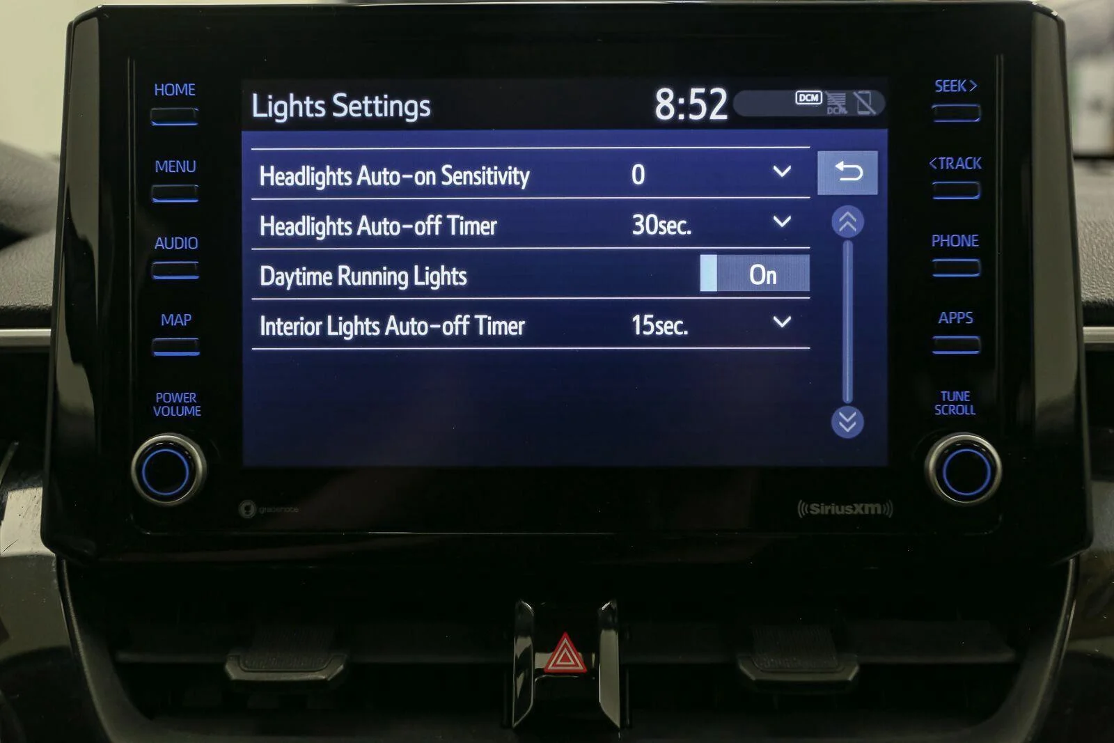 Used 2022 Wind Chill Pearl Toyota LE image 31