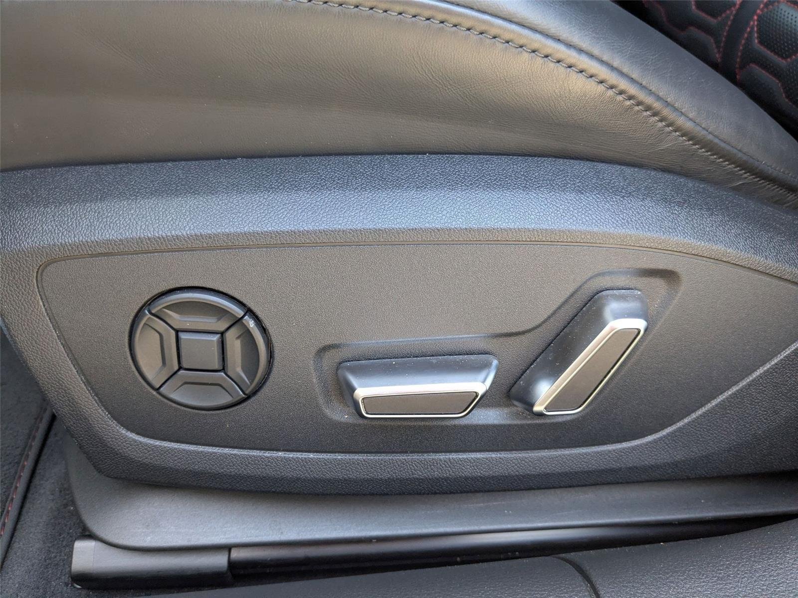 Used 2022 Sebring Black Crystal Effect AUDI  image 15