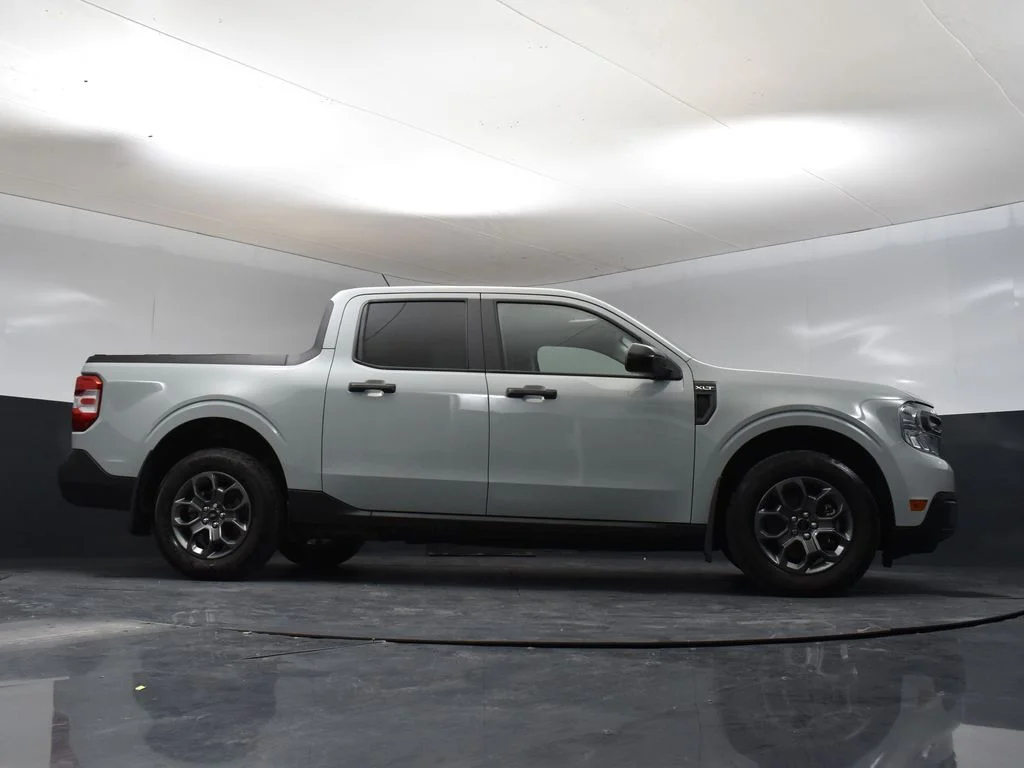 Used 2024 Green Ford XLT image 11