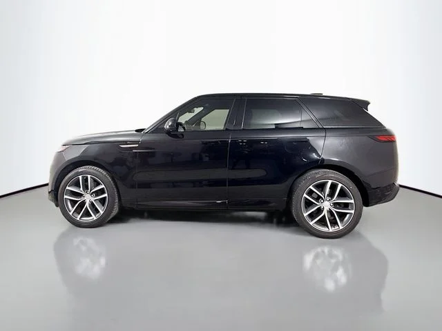 Certified Used 2023 Black Land Rover SE Dynamic image 8
