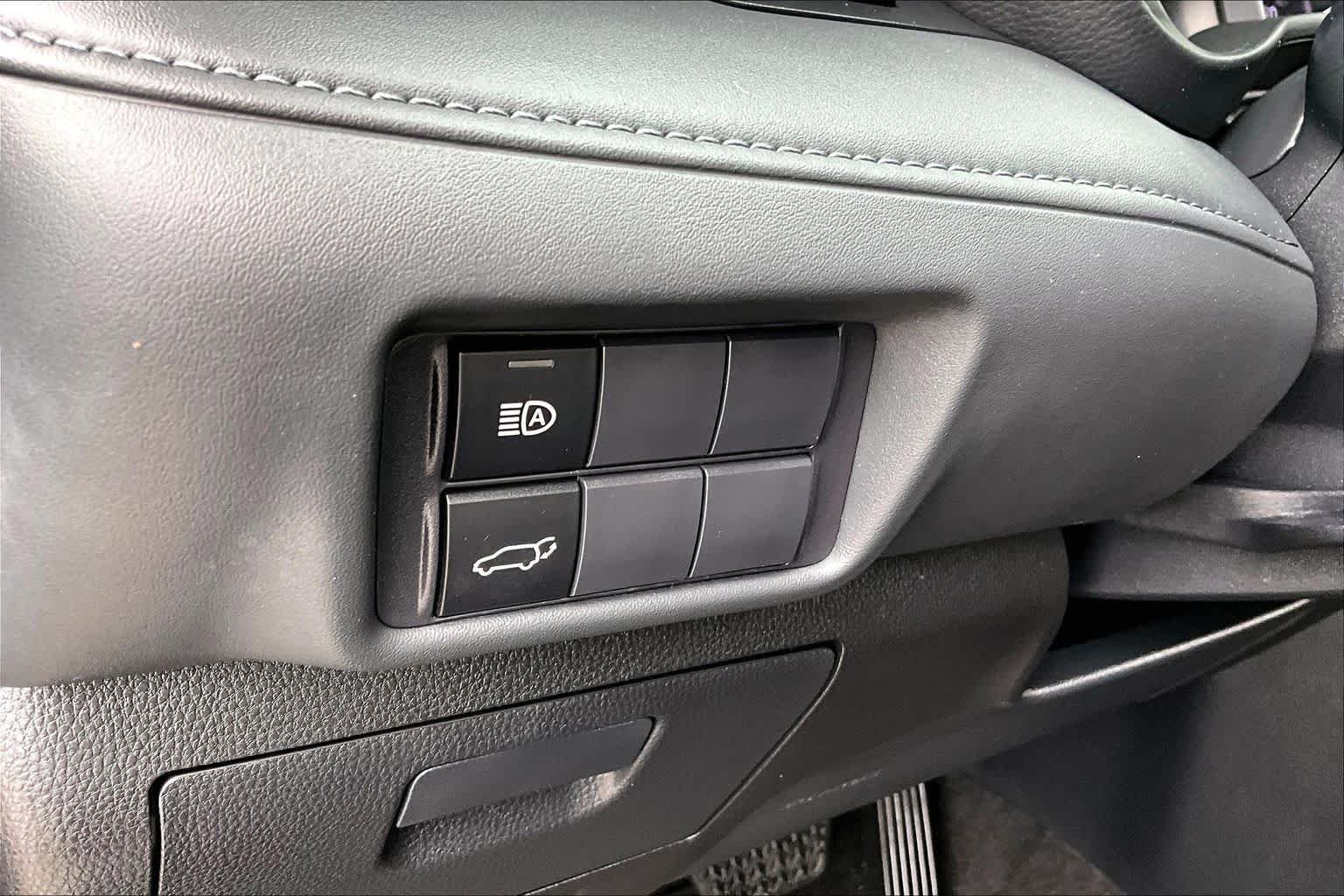Used 2023 Midnight Black Metallic Toyota Hybrid XLE image 33