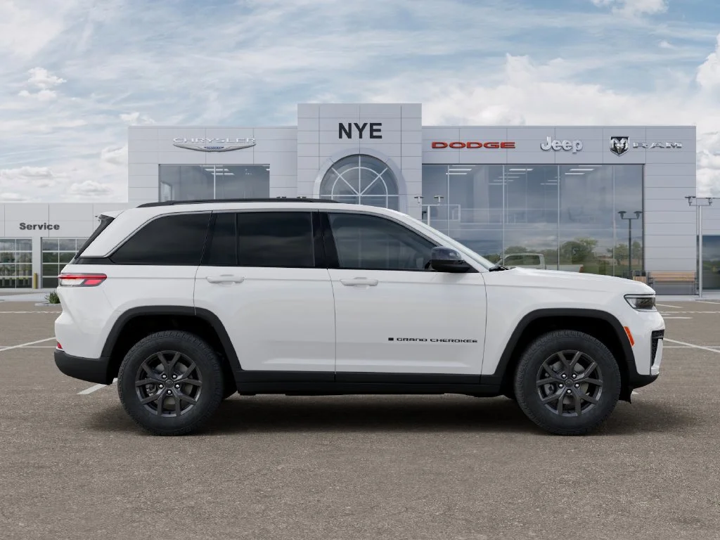 New 2027 White Jeep Altitude image 22
