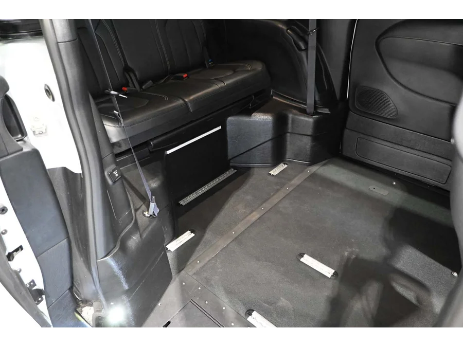 2024 Chrysler Pacifica Touring L - Photo 18