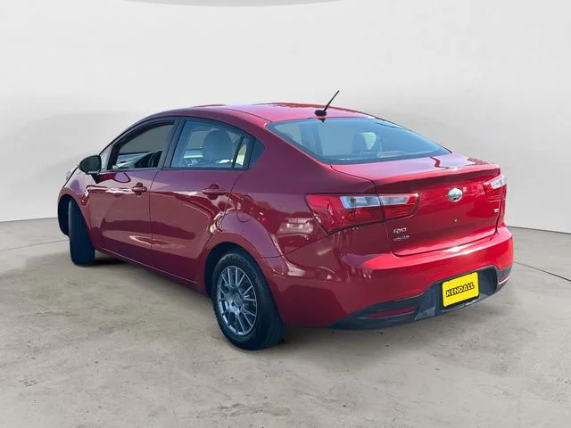 Used 2013 Red Kia LX image 7