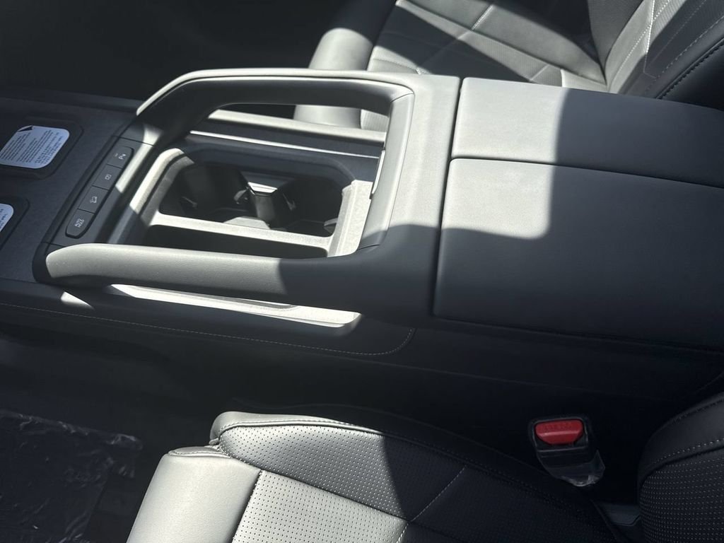 New 2027 Glacial White Pearl Kia X-Line SX image 23