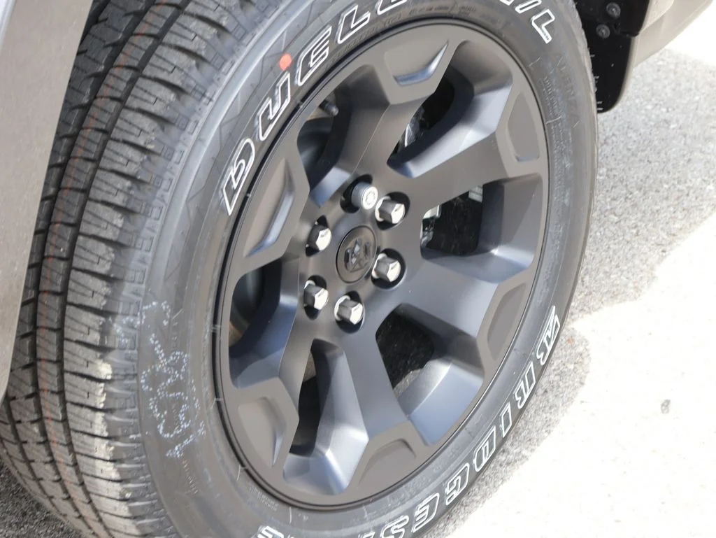 New 2026 Granite Crystal Metallic Clear-Coat Exterior Paint RAM Big Horn/Lone Star image 39