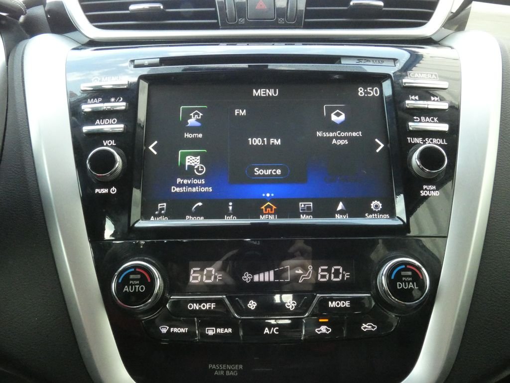 Used 2015 Silver Nissan SL image 22