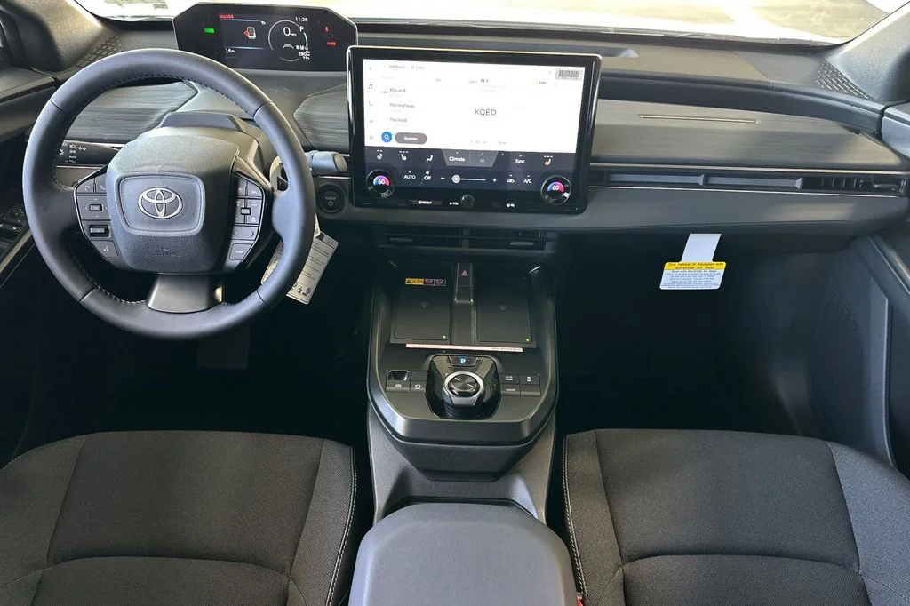 New 2026 Wind Chill Pearl <sup>1</sup> Toyota  SE image 13