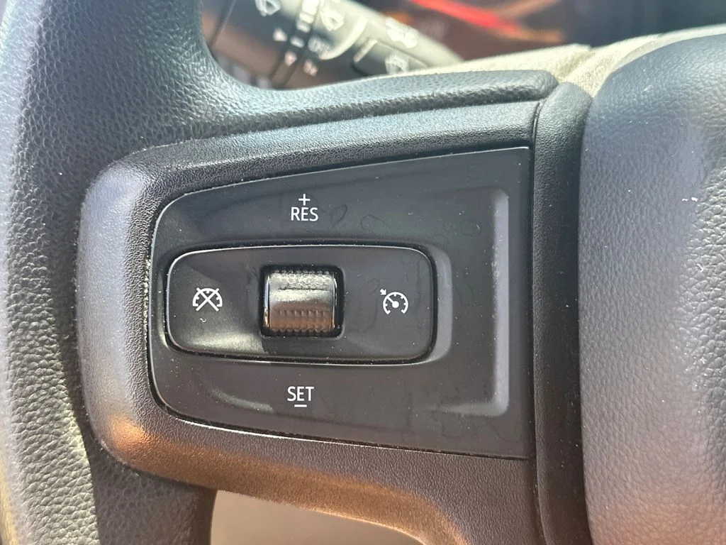 Used 2021 White Chevrolet Custom image 24