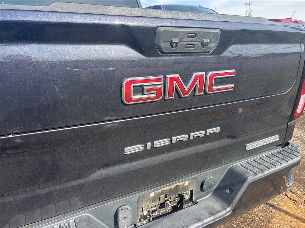 Used 2022 Silver GMC Elevation image 12