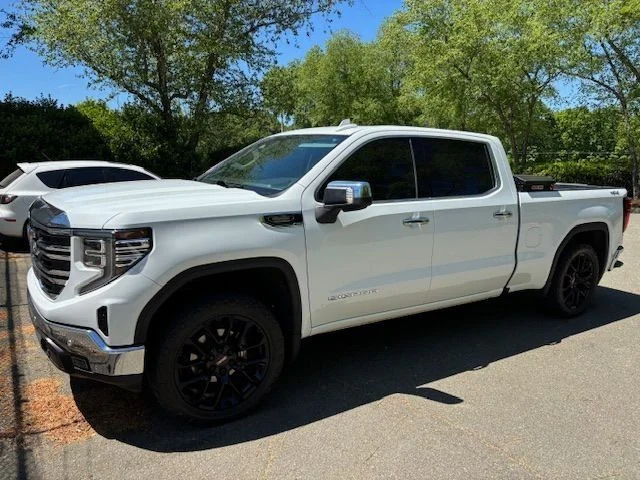 2024 GMC Sierra 4WD Crew Cab Short Box SLT's photo