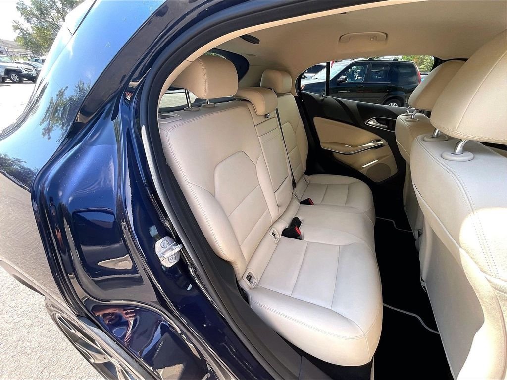 Used 2018 Gray Mercedes-Benz GLA 250 image 19