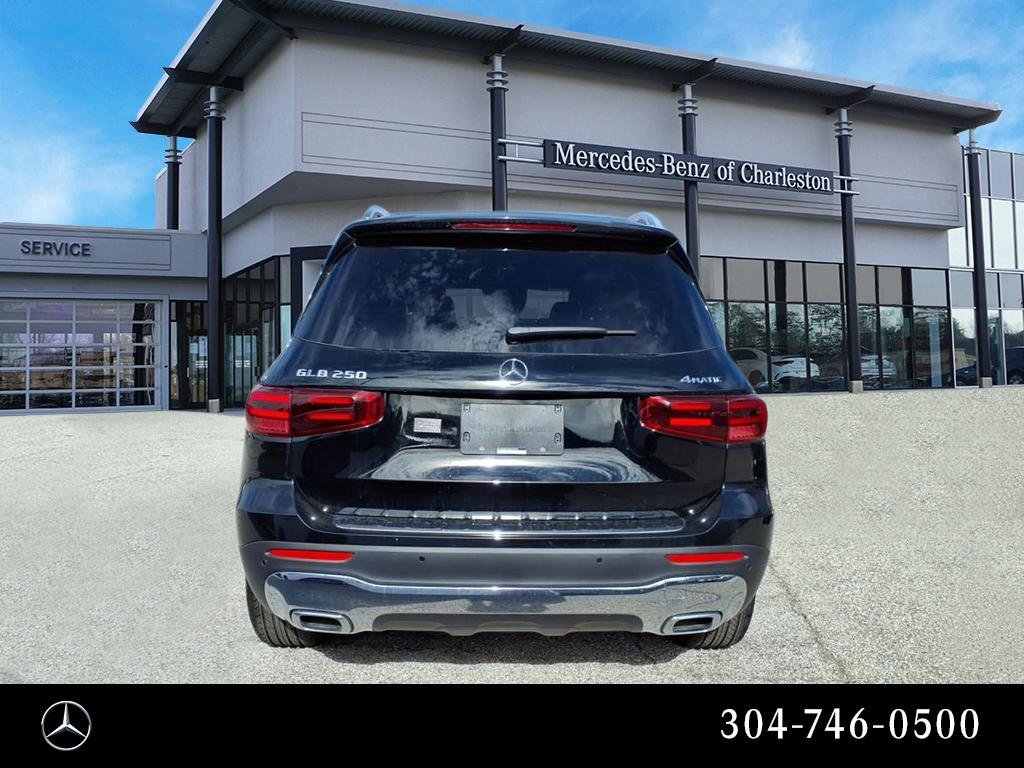 2025 Mercedes Benz GLB 250 4MATIC photo 3