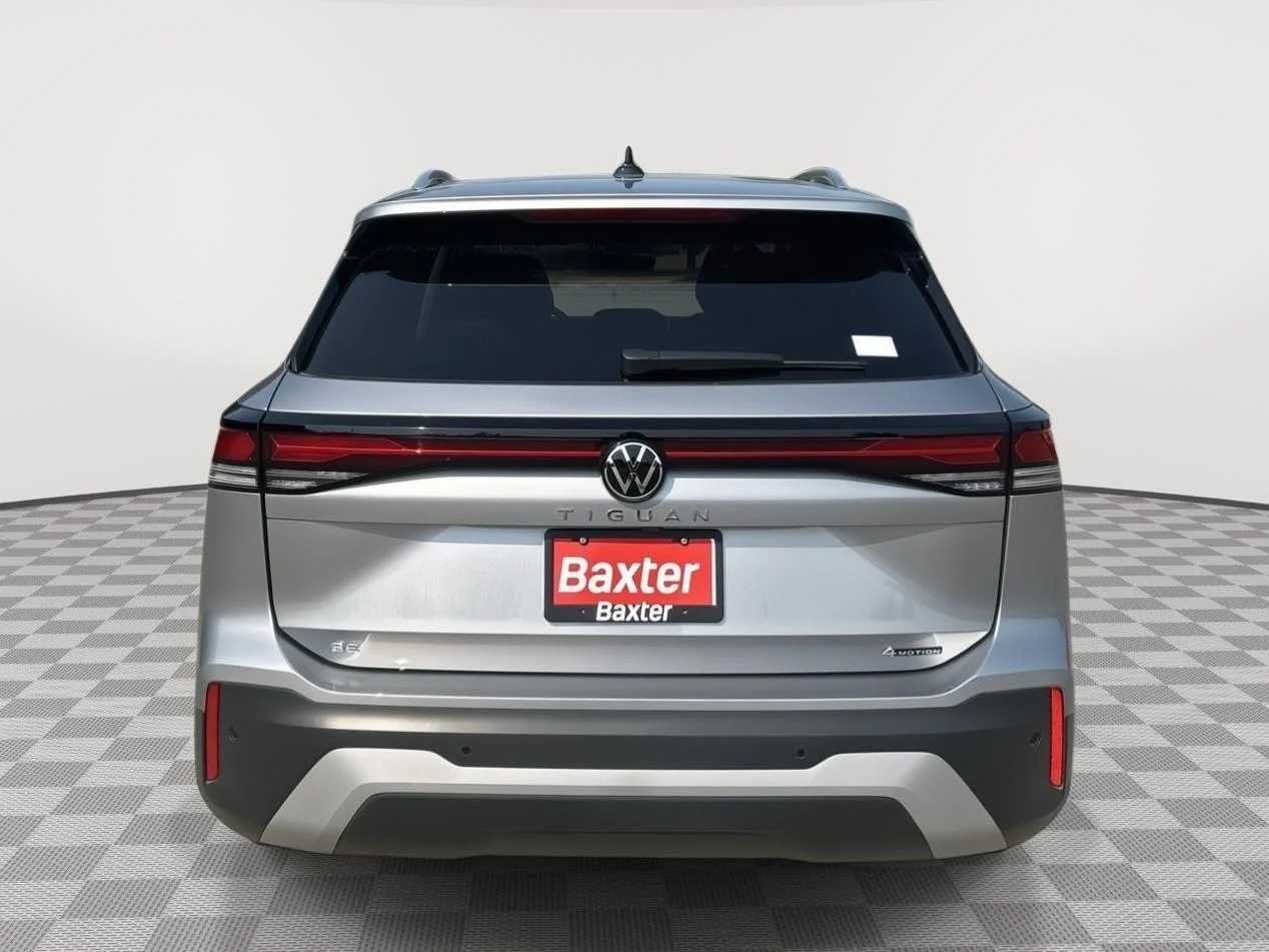Certified Used 2025 SILVER Volkswagen SE image 8