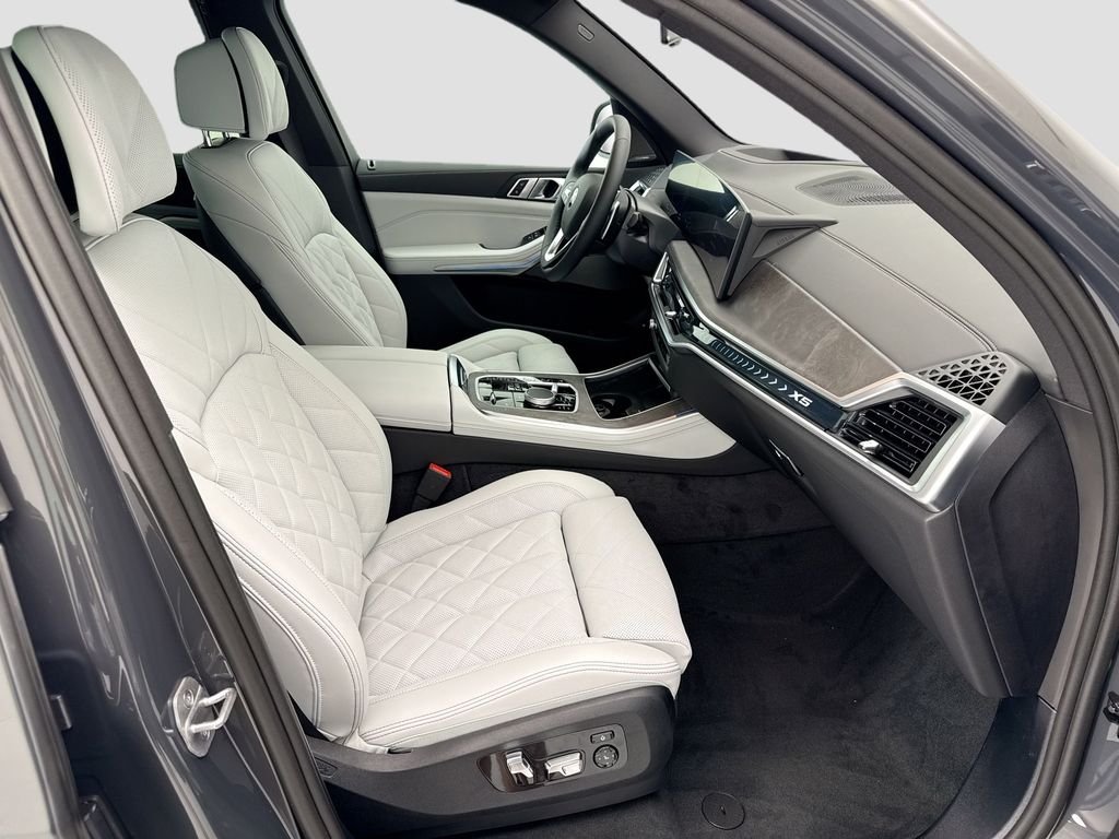 New 2026 Gray Metallic BMW xDrive50e image 19