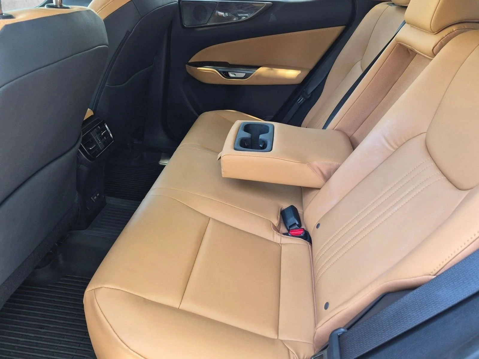 Certified Used 2025 Eminent White Pearl Lexus PREMIUM image 18