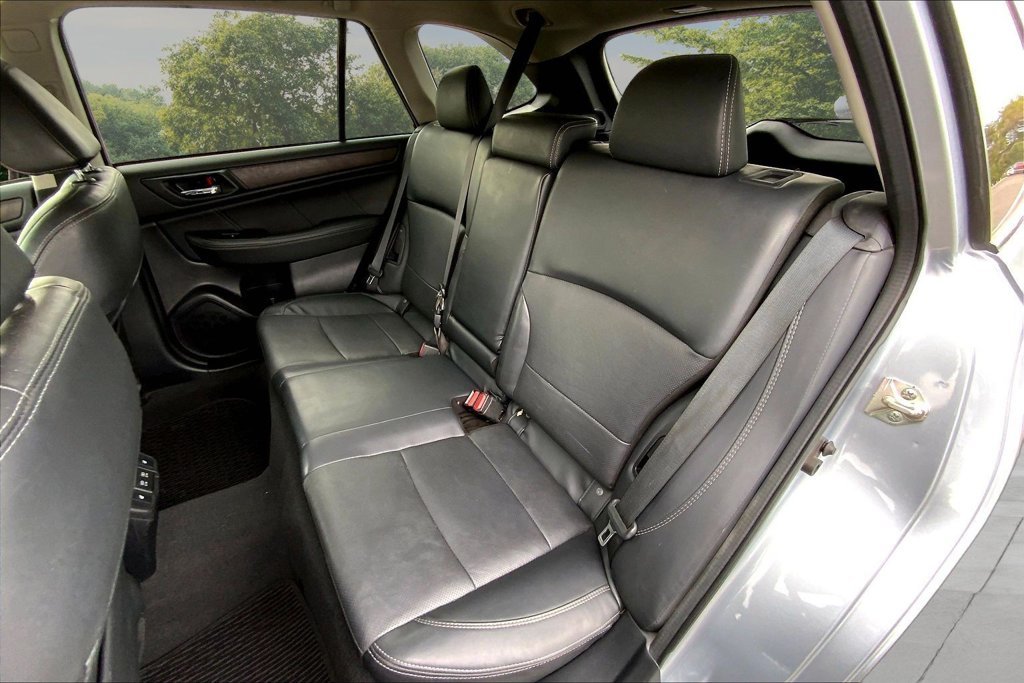 Used 2019 Silver Subaru 2.5i image 22