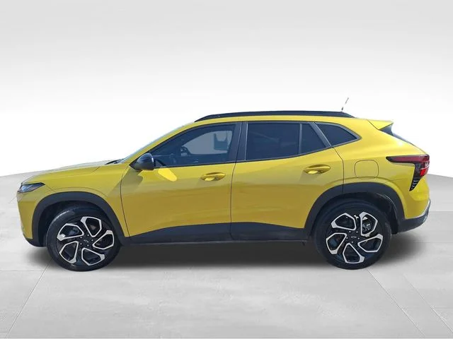 Used 2025 Yellow Chevrolet 2RS image 4