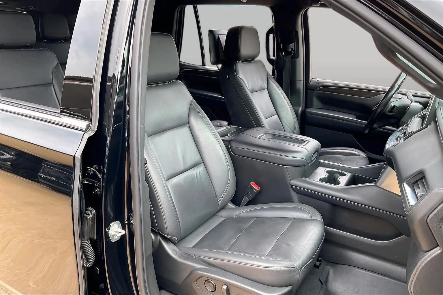 Used 2021 Black Chevrolet LT image 9
