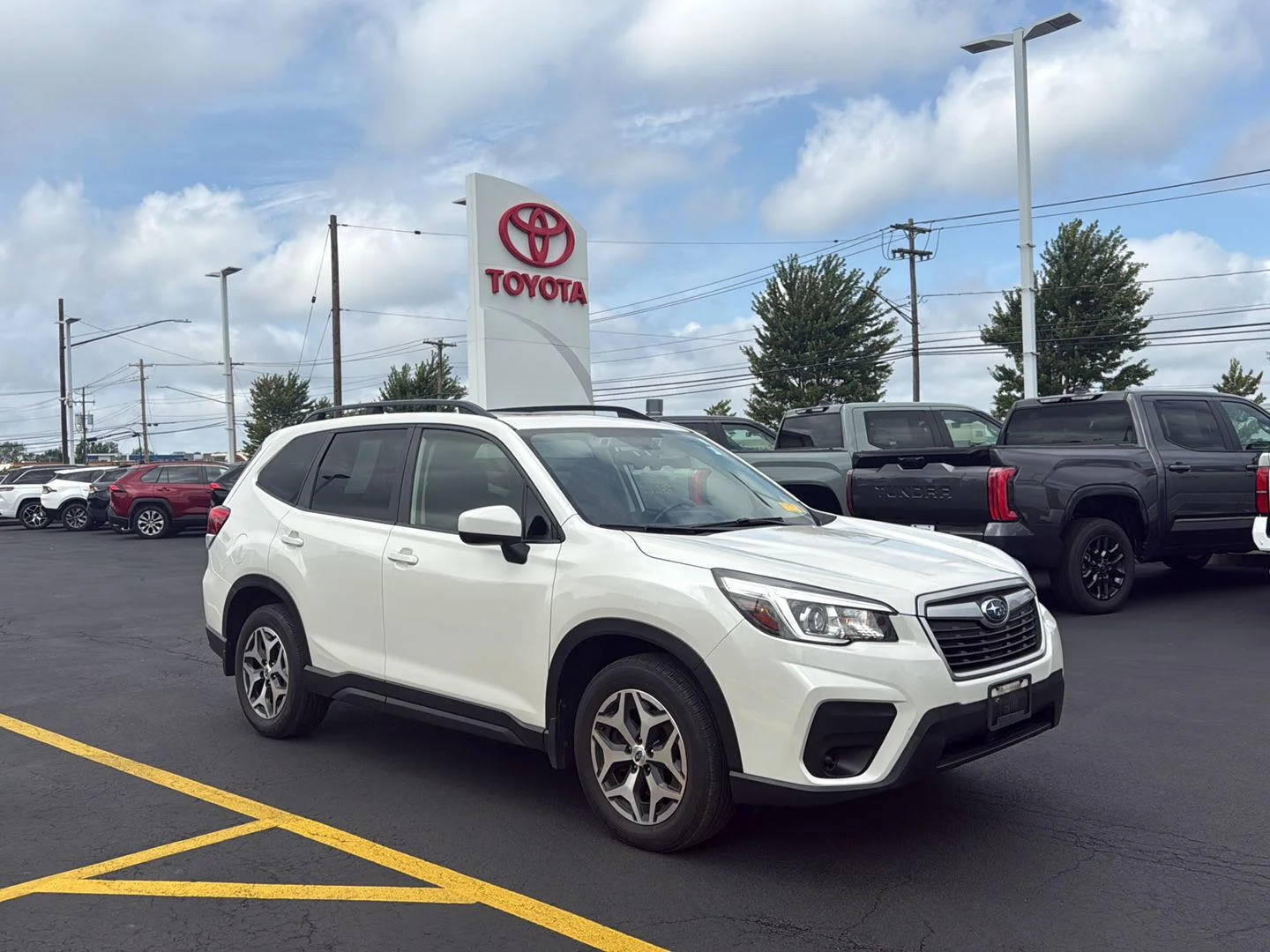 Used 2020 Crystal White Pearl Subaru Premium image 3