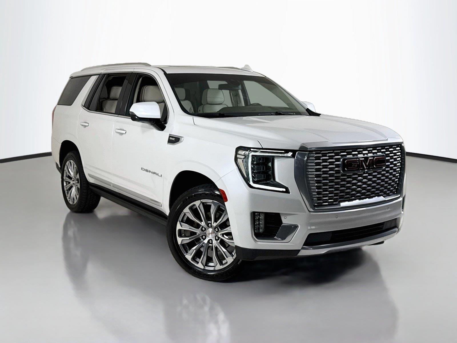 Used 2022 White Frost Tricoat GMC Denali | 22