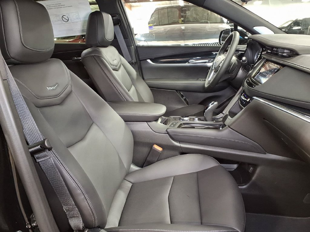 2026 Cadillac XT5 Premium Luxury - Photo 6