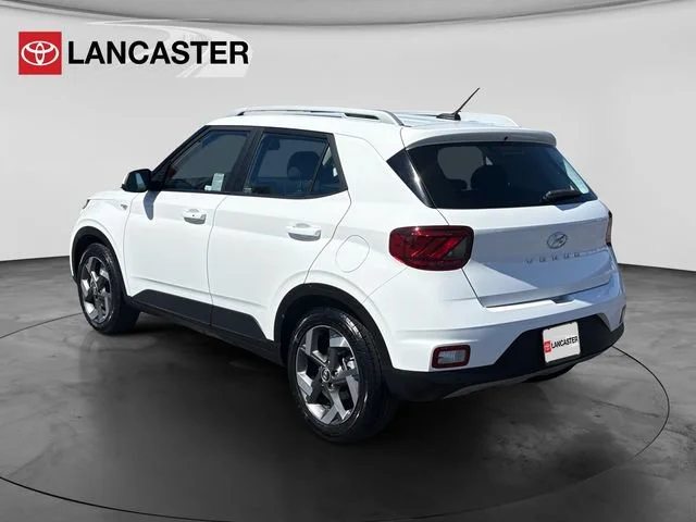 Used 2025 Lunar White Hyundai SEL image 5