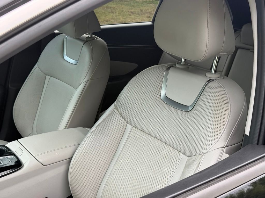 Used 2022 Black Hyundai Limited image 19