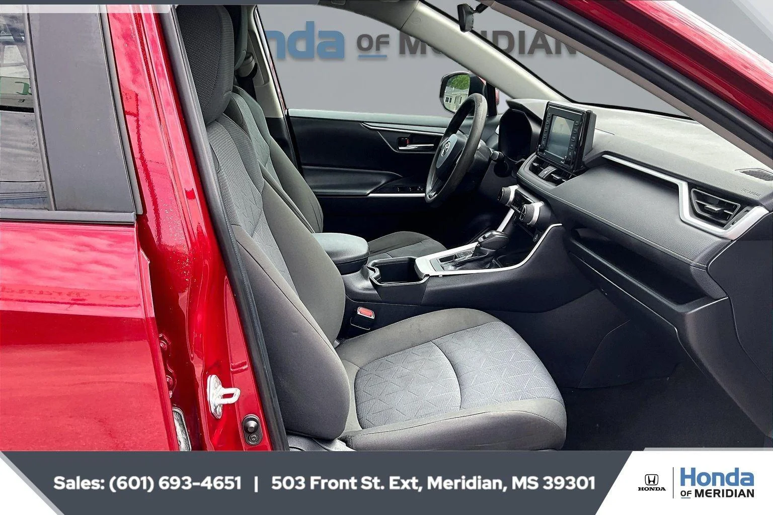 2022 Toyota RAV4 XLE - Photo 6