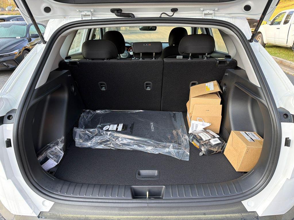 New 2026 White Hyundai SE FWD image 18
